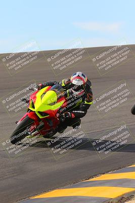 media/Nov-05-2022-SoCal Trackdays (Sat) [[f8d9b725ab]]/Bowl (1145am)/